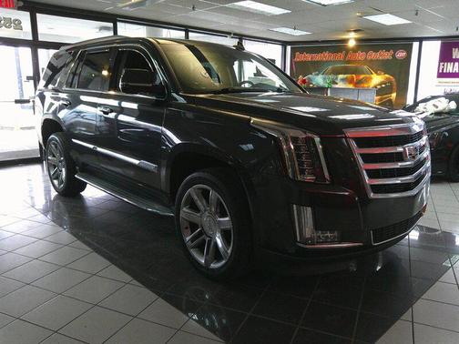 2018 Cadillac Escalade Luxury