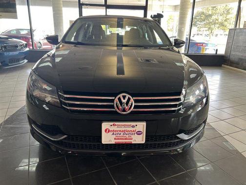 2012 Volkswagen Passat Base