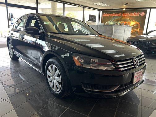 2012 Volkswagen Passat Base