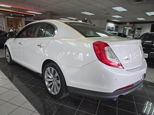 2014 Lincoln MKS Base