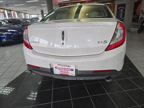2014 Lincoln MKS Base