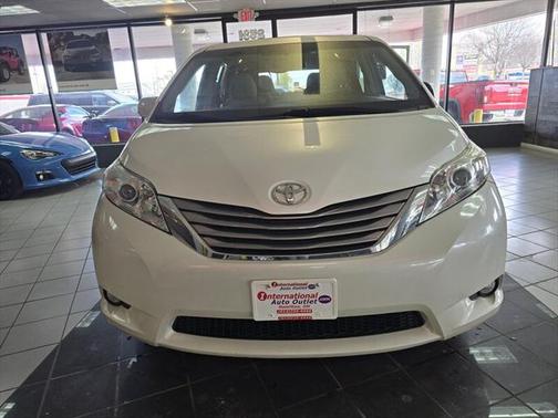 2015 Toyota Sienna XLE