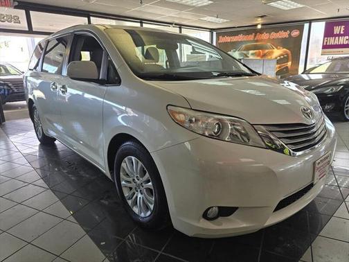 2015 Toyota Sienna XLE