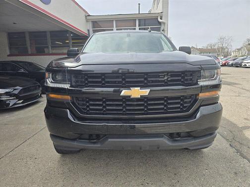 Black 2018 Chevrolet Silverado 1500 Custom