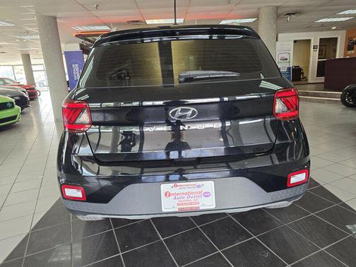 2023 Hyundai VENUE SEL