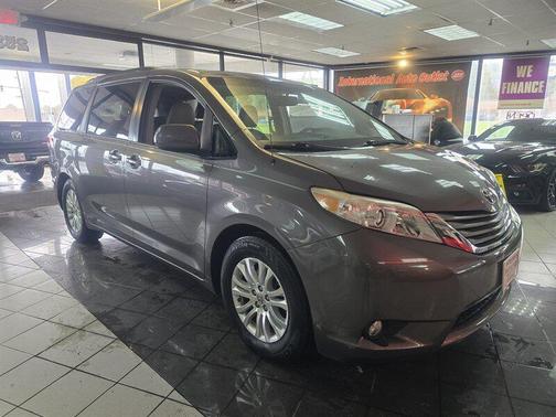 2011 Toyota Sienna XLE
