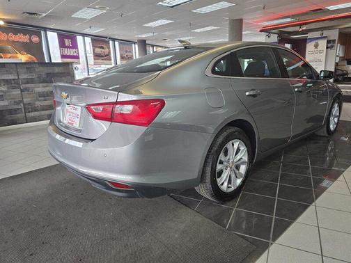 Silver 2025 Chevrolet Malibu FWD 1LT
