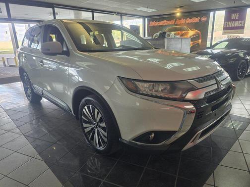 2019 Mitsubishi Outlander SE