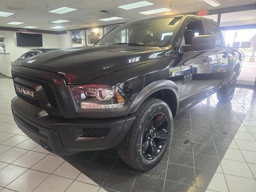 2024 RAM 1500 Classic Warlock Crew Cab 4x4 5'7' Box