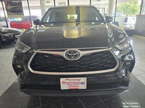 2023 Toyota Highlander LE