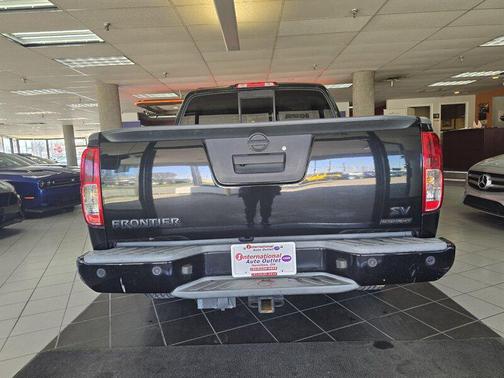 Magnetic Black Pearl 2020 Nissan Frontier SV