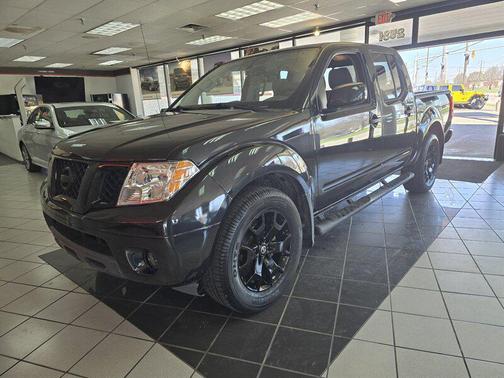 Magnetic Black Pearl 2020 Nissan Frontier SV