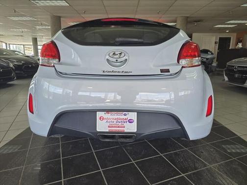 2015 Hyundai Veloster RE:FLEX w/Black