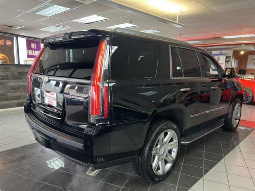 2017 Cadillac Escalade Luxury