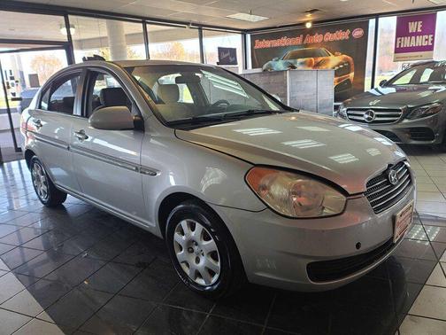 2009 Hyundai Accent SE