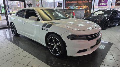 2016 Dodge Charger SE