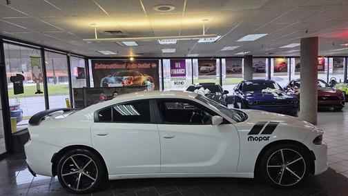 2016 Dodge Charger SE