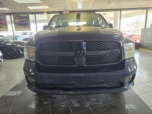 True Blue Pearlcoat 2016 RAM 1500 Tradesman/Express