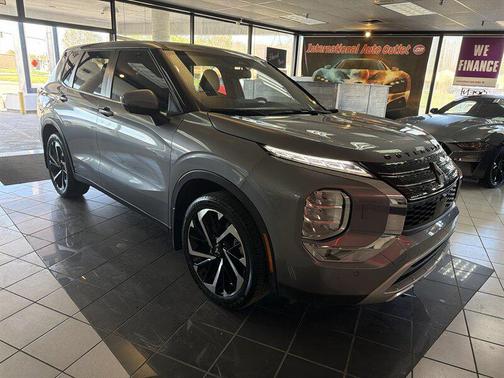 Mercury Gray Metallic 2024 Mitsubishi Outlander SE 2.5 S-AWC