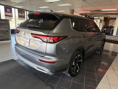 Mercury Gray Metallic 2024 Mitsubishi Outlander SE 2.5 S-AWC