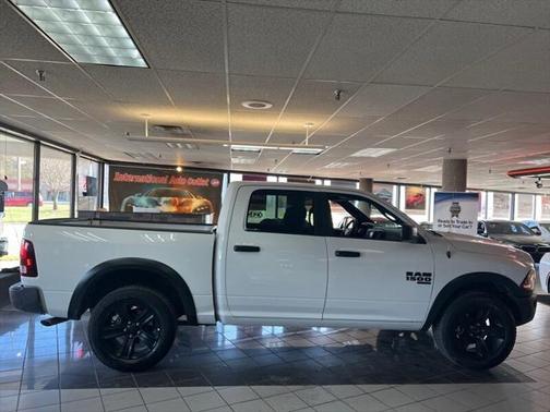 2024 RAM 1500 Classic Warlock Crew Cab 4x4 5'7' Box