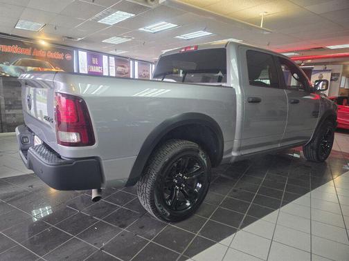 2024 RAM 1500 Classic Warlock Crew Cab 4x4 5'7' Box