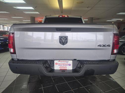 2024 RAM 1500 Classic Warlock Crew Cab 4x4 5'7' Box