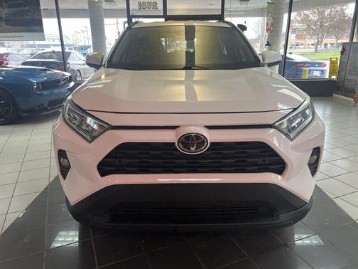 2020 Toyota RAV4 XLE
