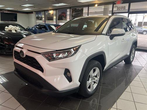 2020 Toyota RAV4 XLE