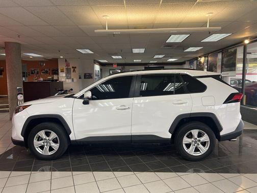 2020 Toyota RAV4 XLE