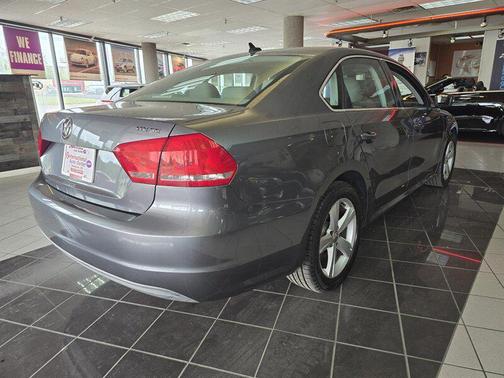 Platinum Gray Metallic 2013 Volkswagen Passat 2.0 TDI SE w/ Sunroof