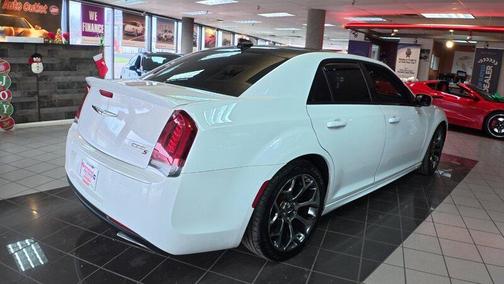 2018 Chrysler 300 S