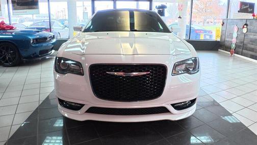 2018 Chrysler 300 S