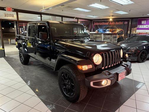 2023 Jeep Gladiator Overland