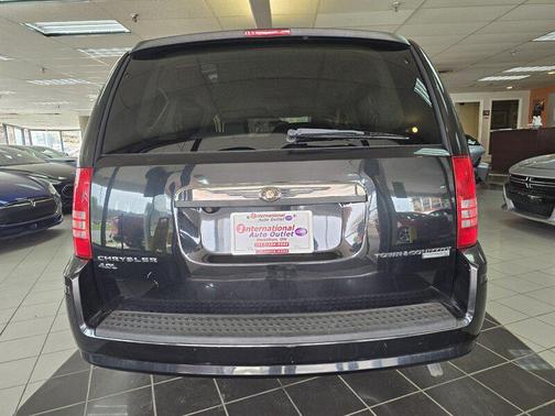 2010 Chrysler Town & Country Touring