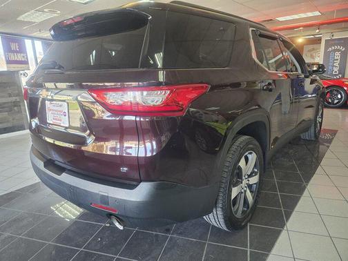2021 Chevrolet Traverse LT Leather