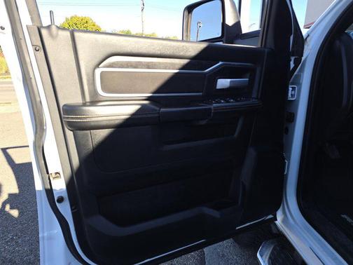 2024 RAM 3500 Big Horn Crew Cab 4x4 8' Box