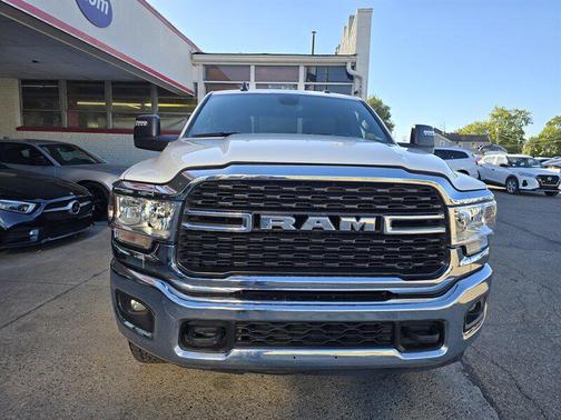 2024 RAM 3500 Big Horn Crew Cab 4x4 8' Box