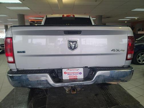 2016 RAM 1500 SLT