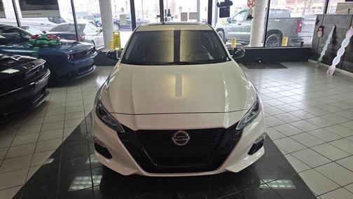 2022 Nissan Altima SR FWD