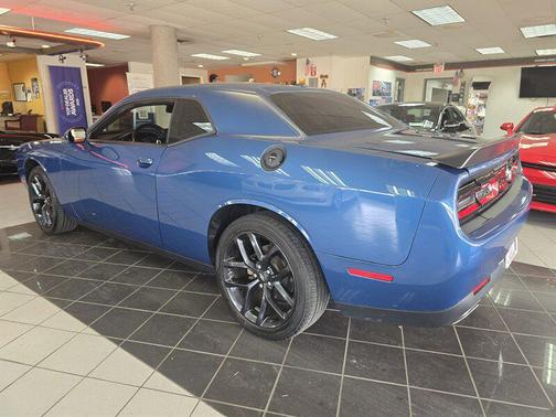 2022 Dodge Challenger SXT