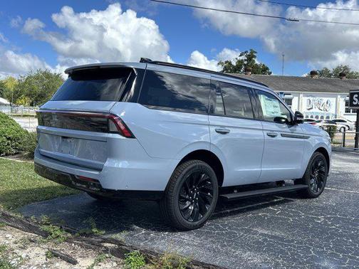 2025 Lincoln Navigator Reserve
