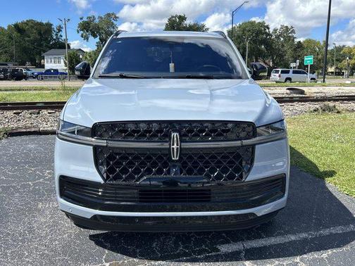 2025 Lincoln Navigator Reserve