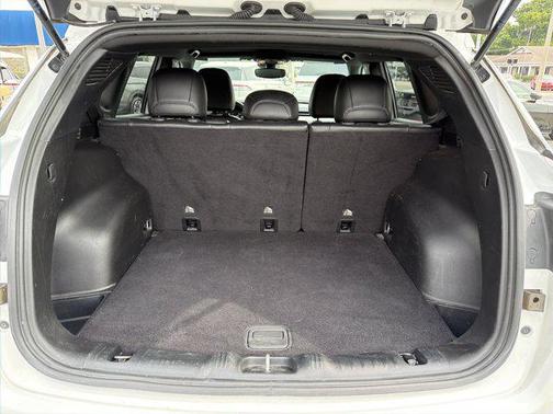 Bright White Clearcoat 2024 Jeep Compass Latitude