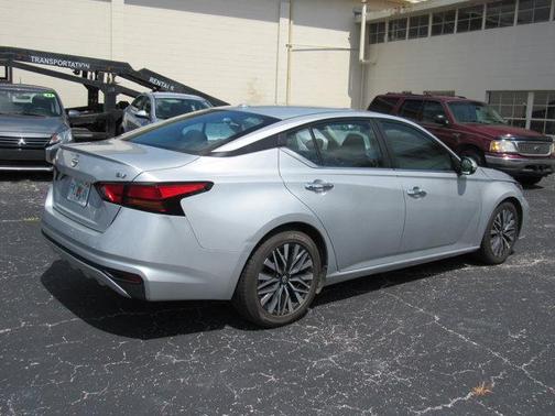 2023 Nissan Altima 2.5 SV