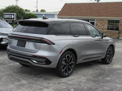 2025 Lincoln Nautilus Reserve