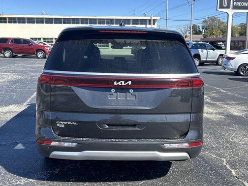 2024 Kia Carnival LX