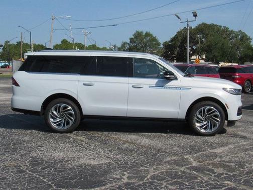 2025 Lincoln Navigator Reserve