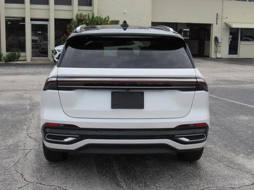 2025 Lincoln Nautilus Reserve