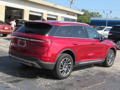 2022 Lincoln Corsair Standard